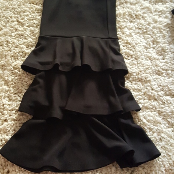 H&M Ruffle Pants - Picture 2 of 3